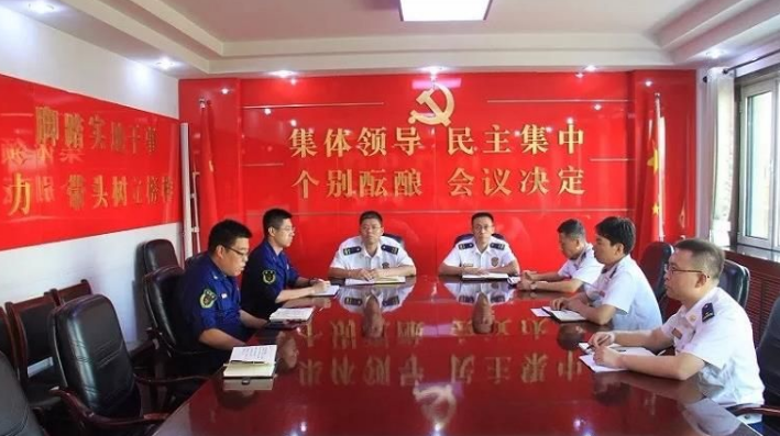 擼袖奮楫