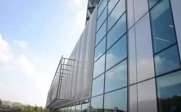 建筑幕墻采用怎樣的設置