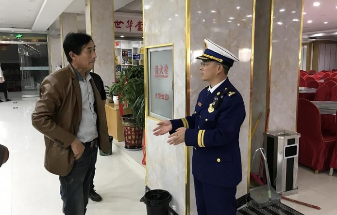 消防深入單位開(kāi)展檢查 拉起“安全網(wǎng)”