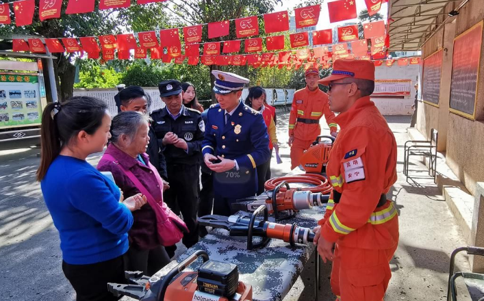 身懷愛(ài)民之心，恪守為民之責