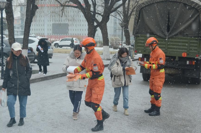 森林消防進(jìn)校園 擰緊消防安全閥