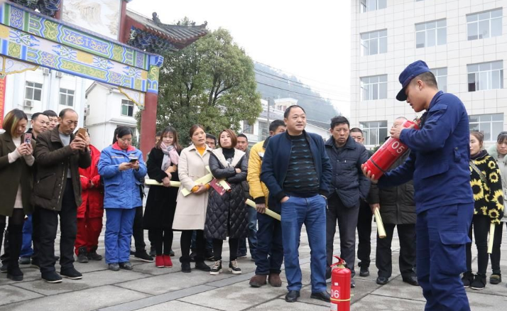 消防培訓進(jìn)鄉鎮 消防知識入人心